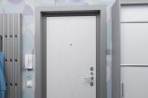 Входная дверь Гардиан в интерьере с отделкой 16 Дюны Л 03